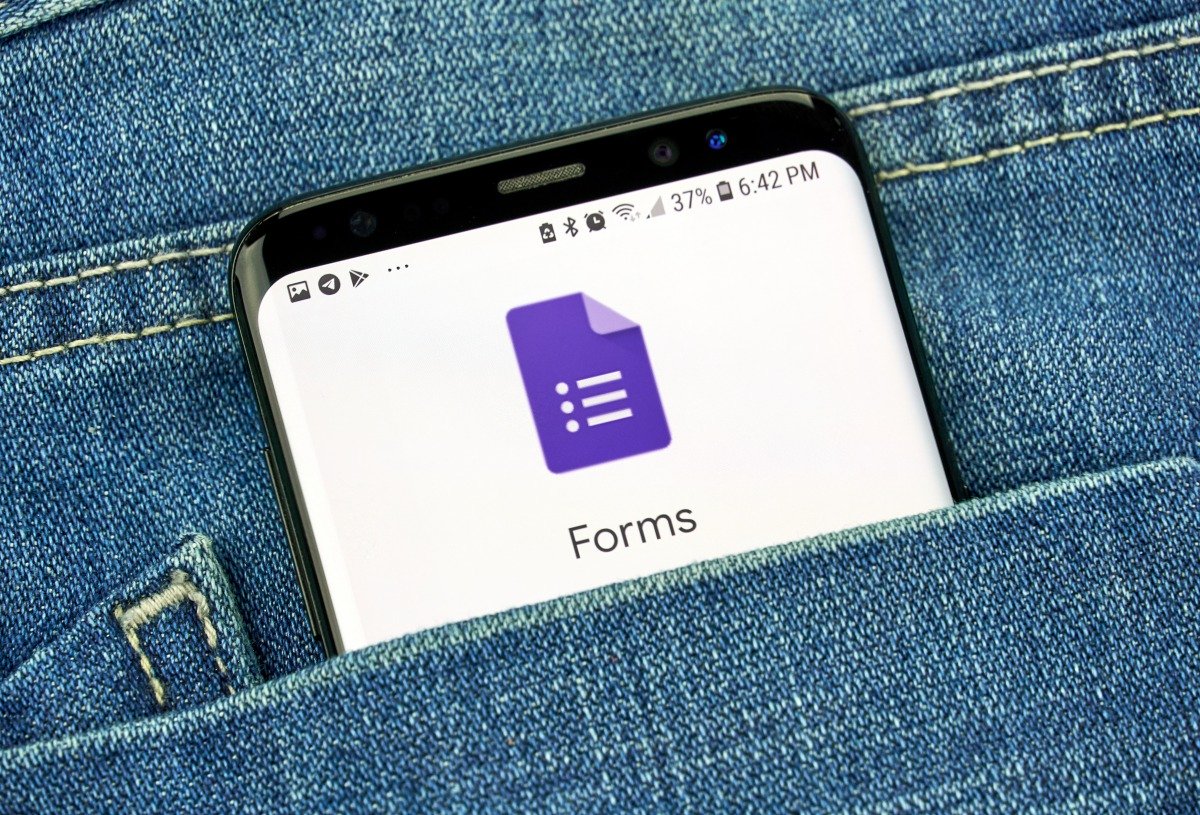 【Googleフォーム】「複数のメールアドレス」に通知を送る方法